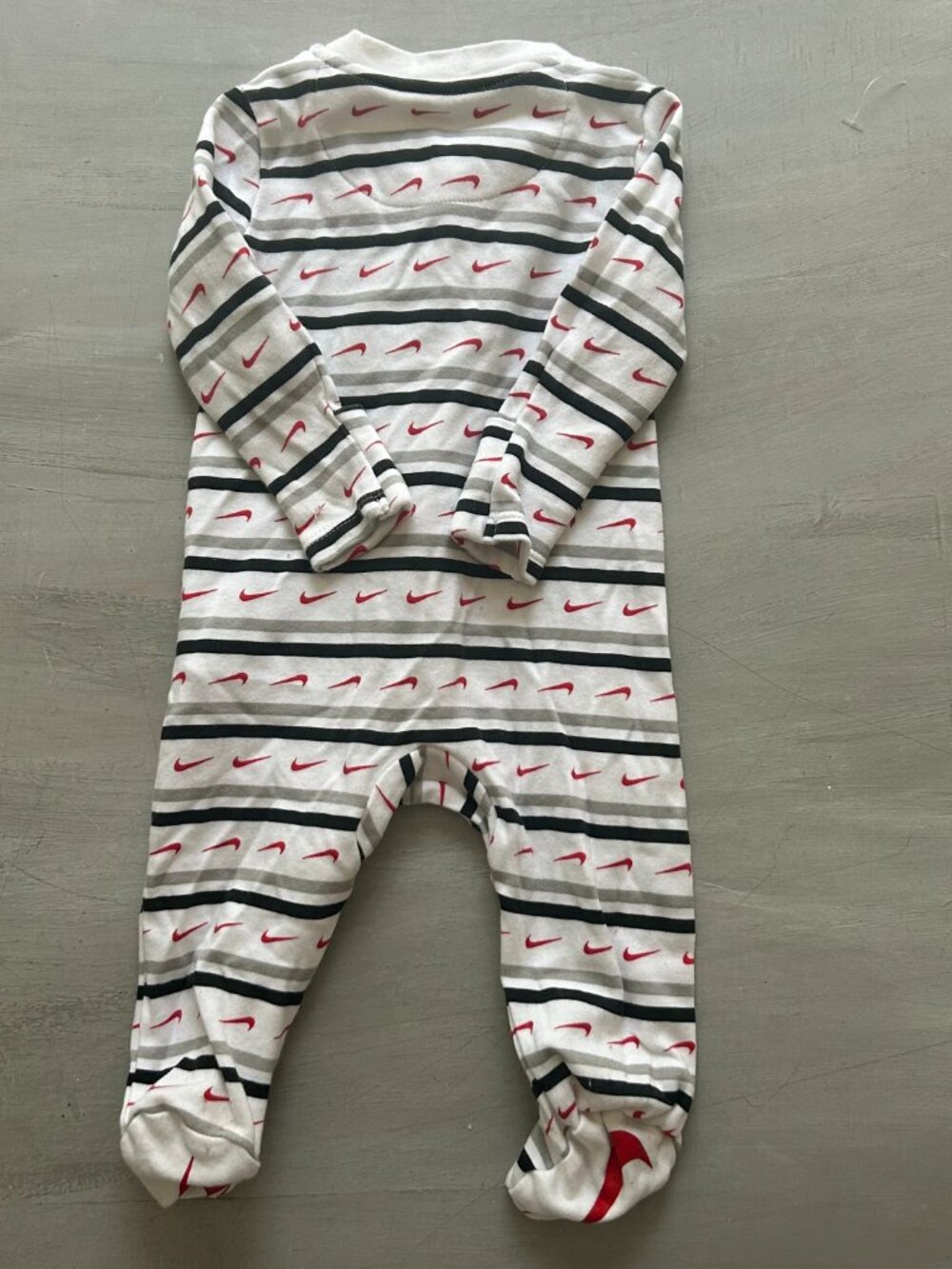 Nike Baby Boy All-Over Nike Swoosh Print Full-Zip Footed Coverall Size 3 months - Picture 9 of 10